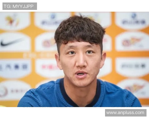 足球明星独家采访揭秘背后故事与训练心路历程精彩瞬间回顾