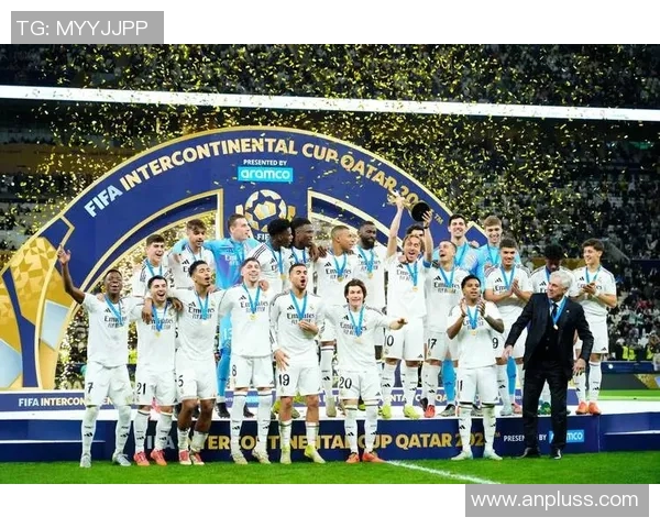 足球明星的诞生月份揭秘:那些与足球传奇同月同日的星辰