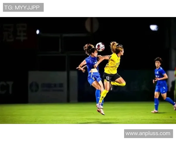 黑色皮肤的足球明星如何在绿茵场上书写传奇人生与荣耀篇章